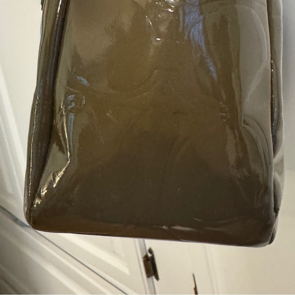 COACH 🔥 Olive Green Op Art Embossed Patent Leather East West Gallery Tote - Picture 3 of 12